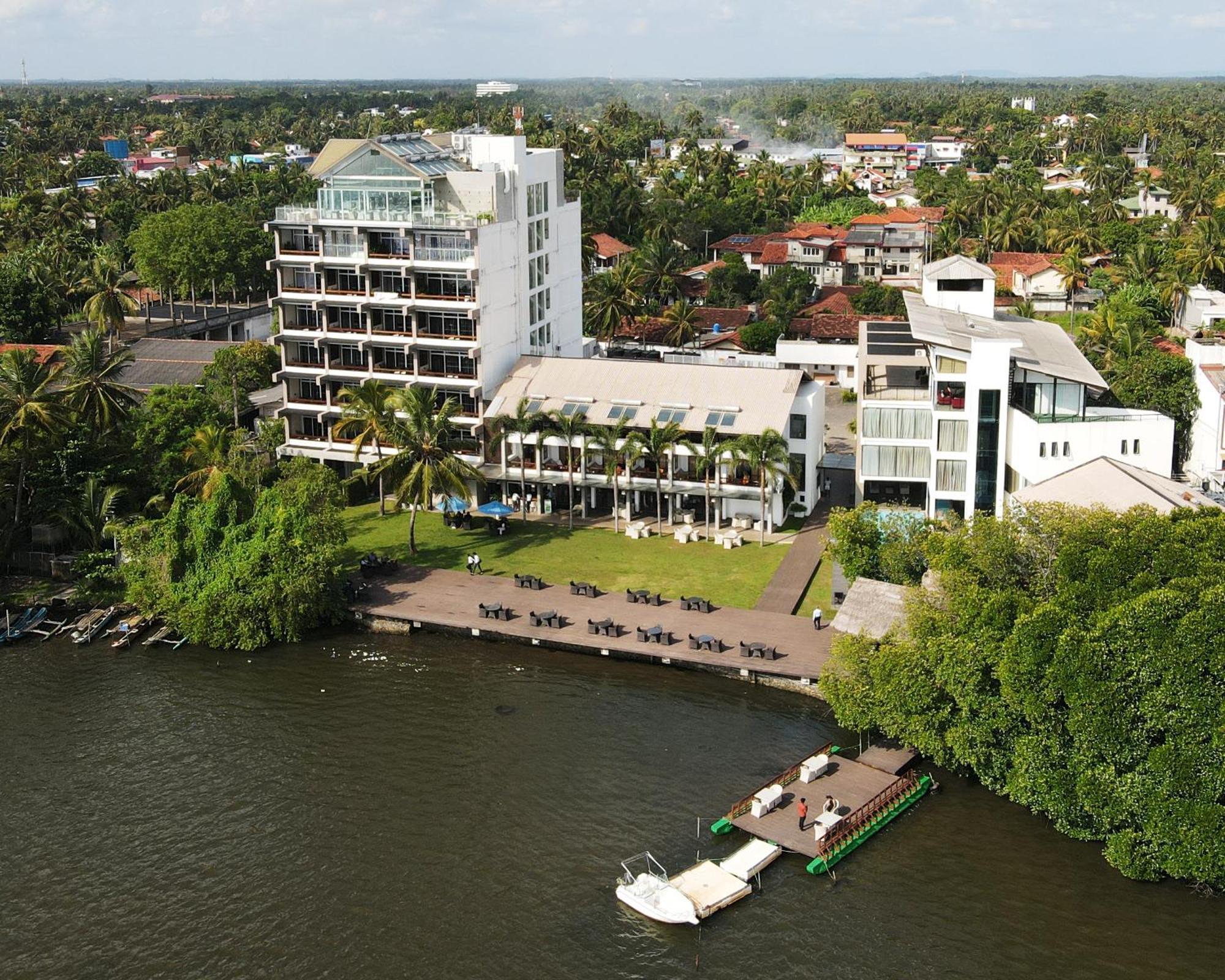 Amagi Aria Airport Transit Hotel Negombo Exterior foto